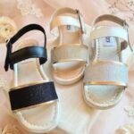 Sandalias brillosas